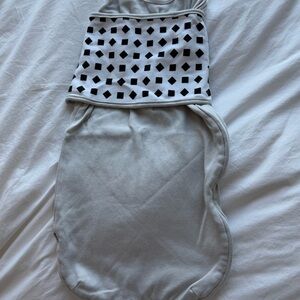 Nanit sensor swaddle for breath monitoring. 3/6 months. Never used.